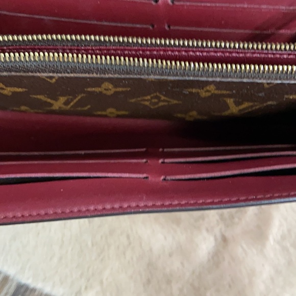 Louis Vuitton Venus wallet - Picture 10 of 14